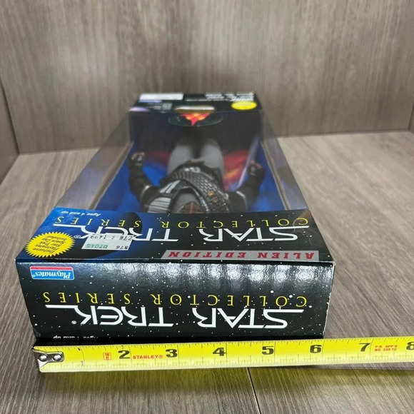 Star Trek Collector Series Lieutenant Worf Alien Edition- Playmates Toys - Picture 7 of 8